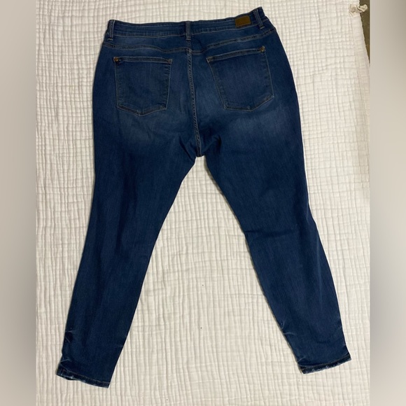 EUC Judy Blue Distressed Denim Jeans Size 20W Skinny Fit - Picture 2 of 3